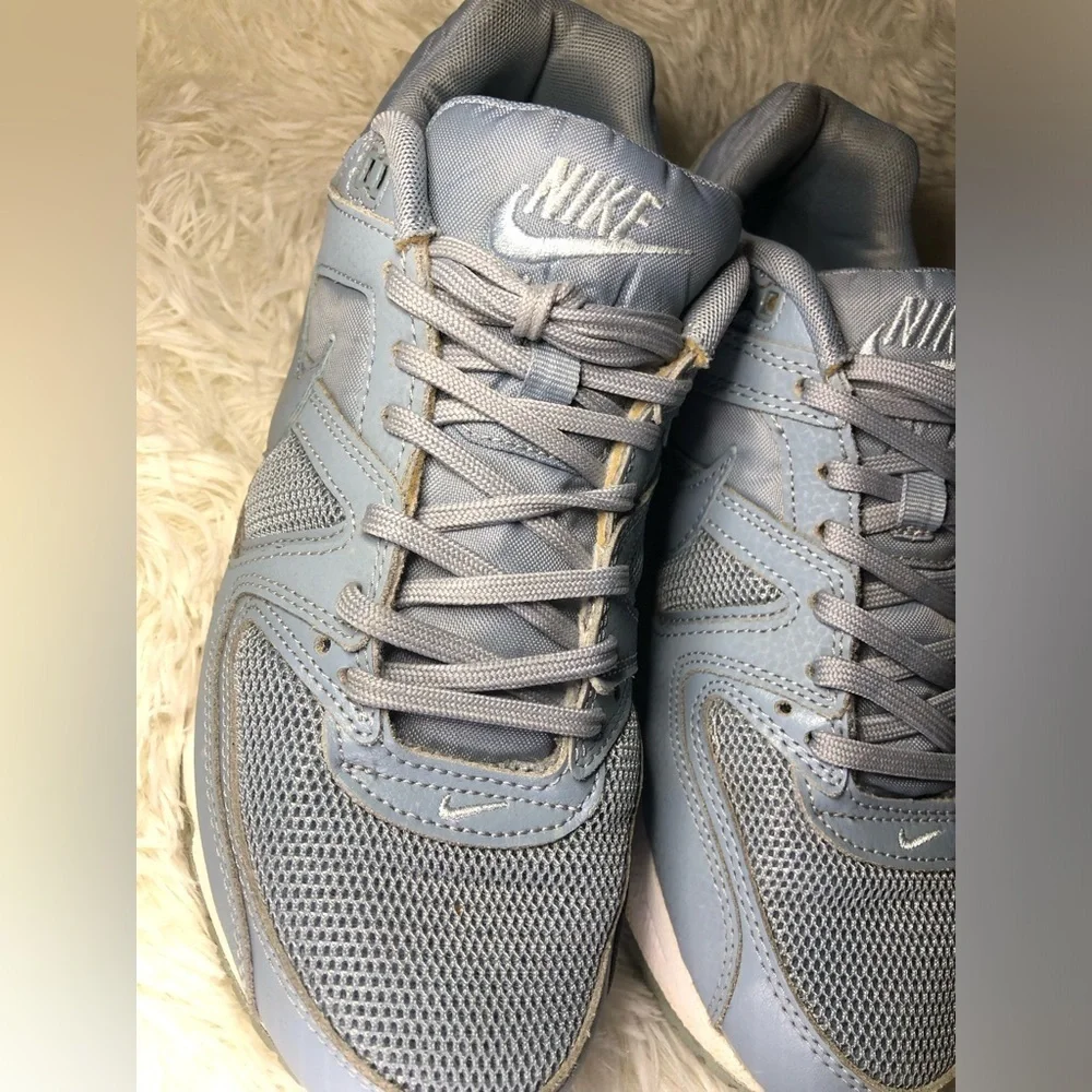 Nike Womens Air Max Command Blue Gray Lace Up Running Shoes size 8